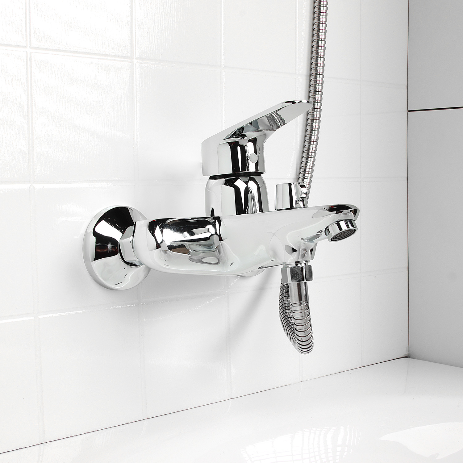 Смеситель для ванны Potato P3009, короткий излив, однорычажный