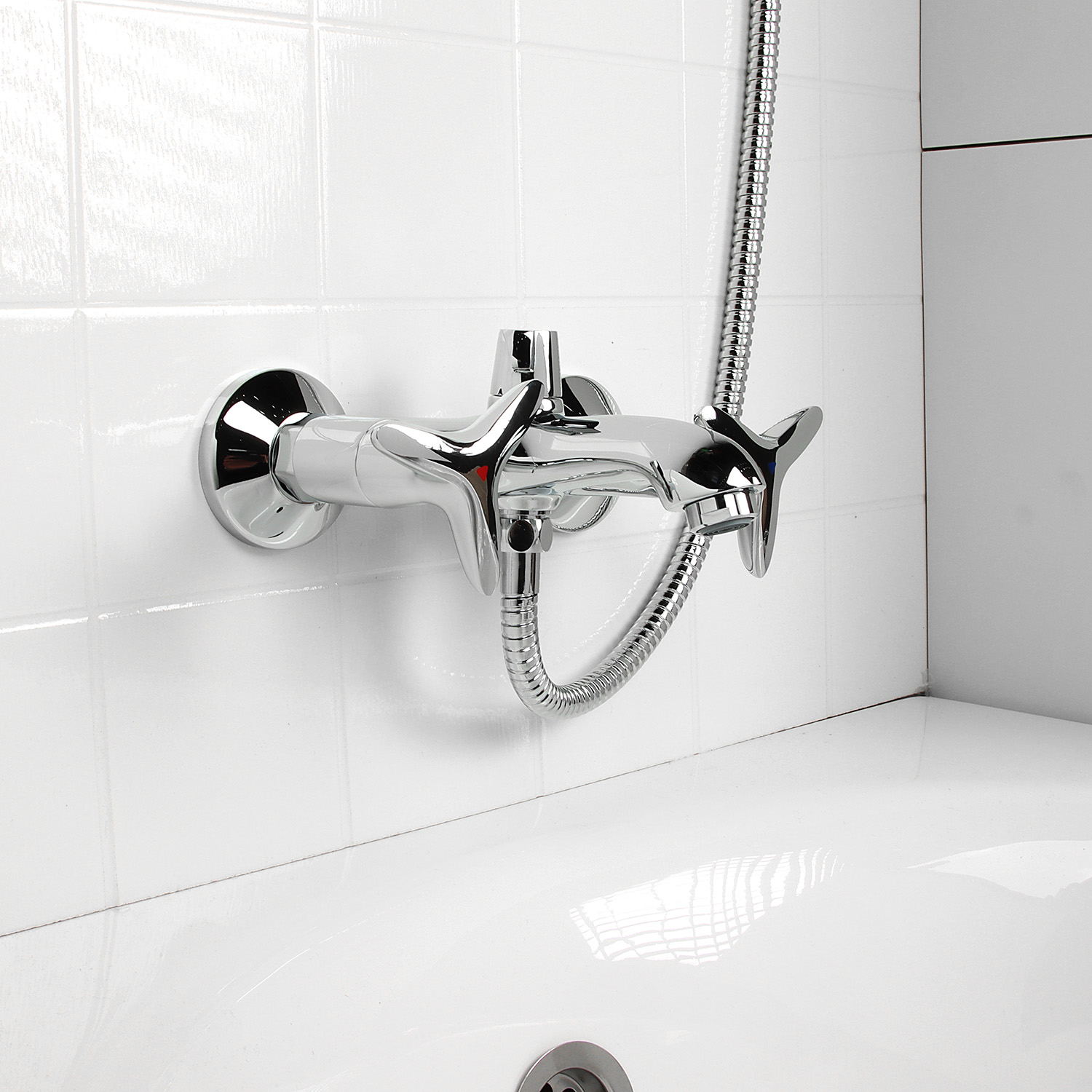 Смеситель для ванны IDDIS Copter, короткий излив, двухвентильный