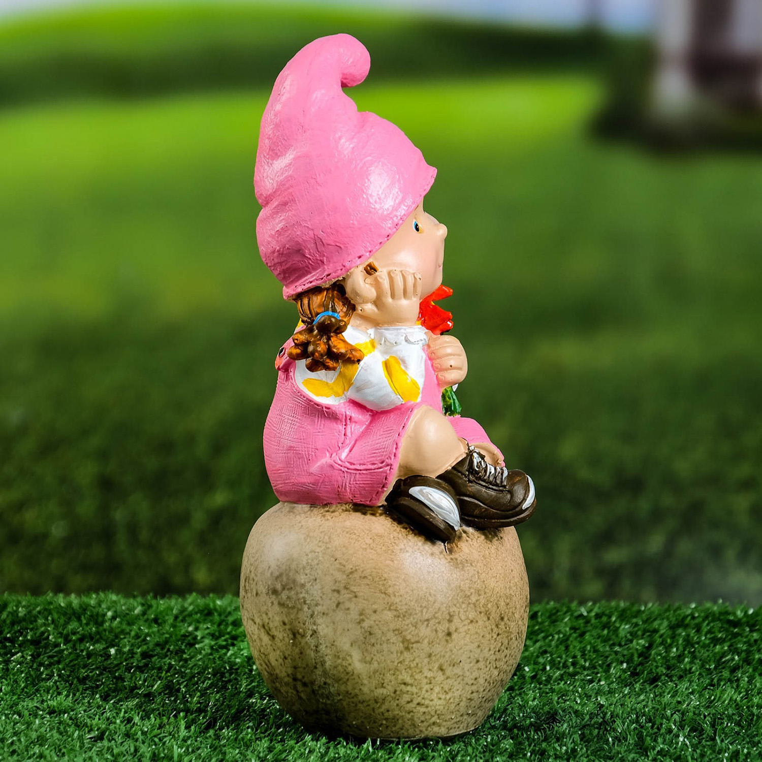 Садовая фигура "Девочка на шаре" 20х13х10см 7640157