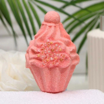 яяяБомбочка для ванн "Пирожное" банан-клубника 100 гр 7012000