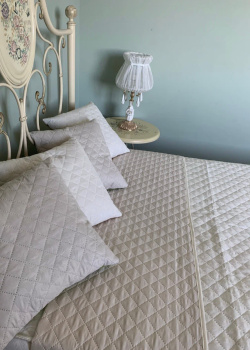 Покрывало 200х220см стеганое двухстороннее молочный/кремовый Орхидея *1