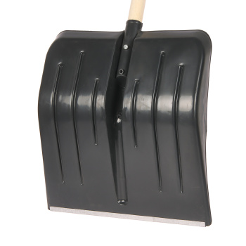 Лопата снегоуб пластик 430х440 с планкой дерев. черенком "Метелица" (Новгород)  *5